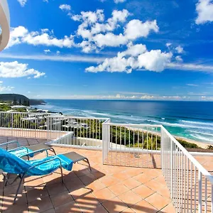 La Mer Sunshine Beachfront Aparthotel